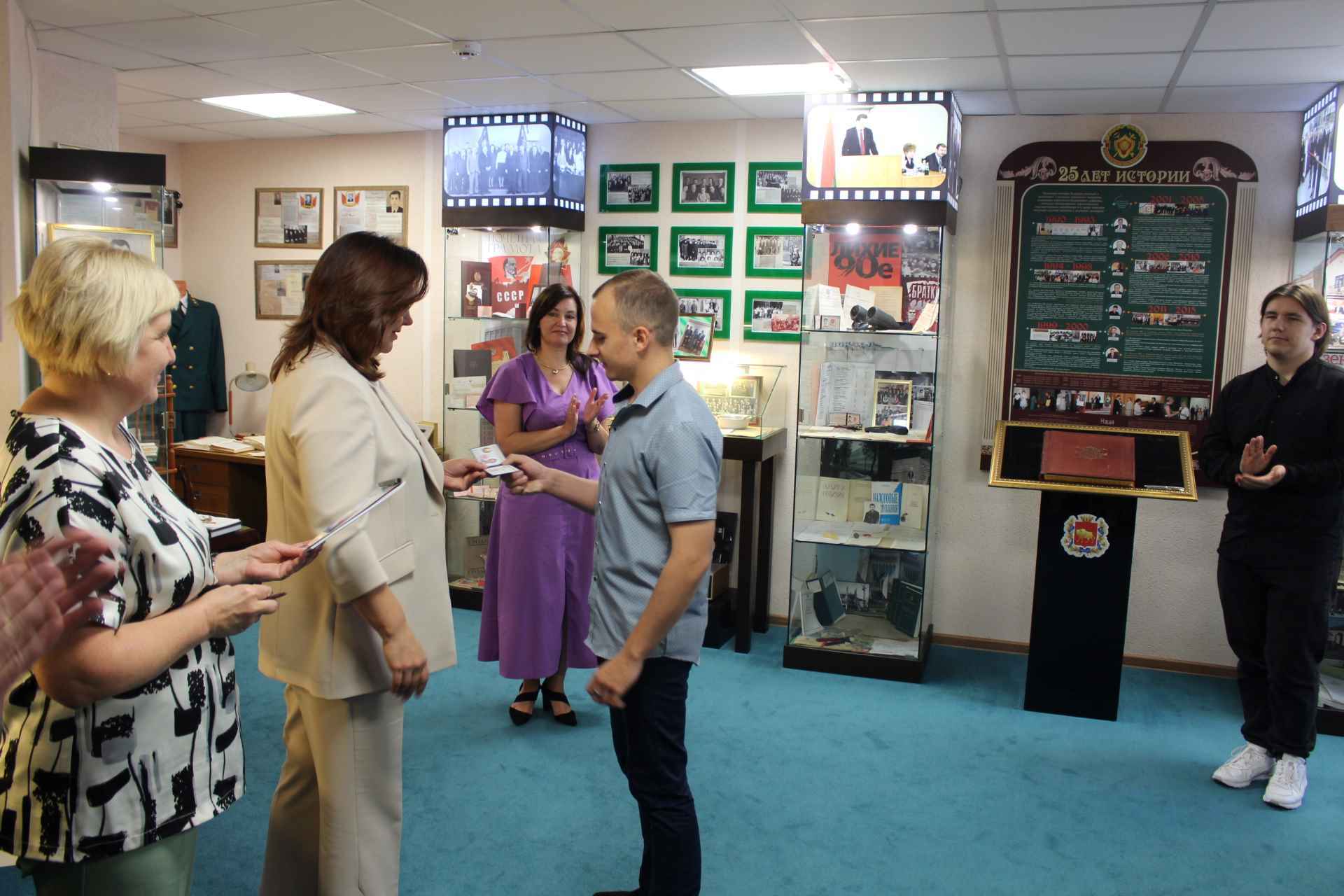 В День народного единства в инспекции МНС по Гродненской области состоялось вручение служебных удостоверений молодым специалистам