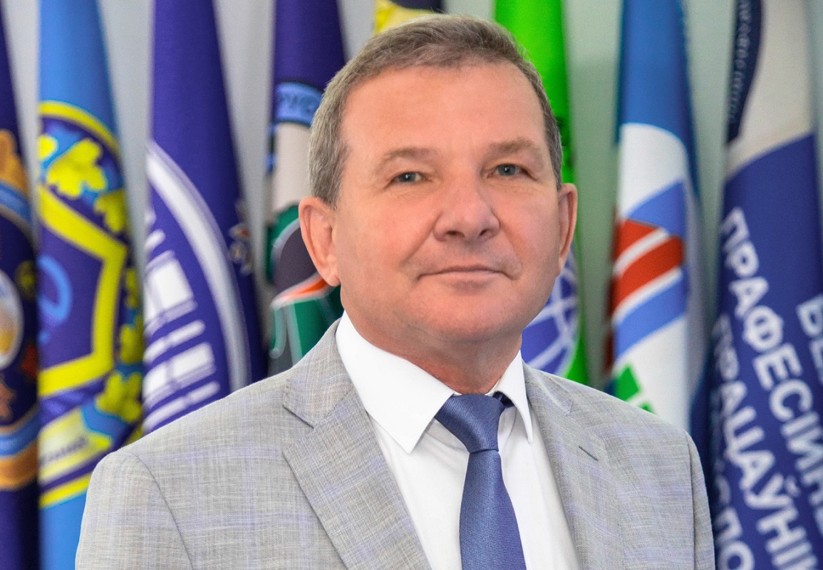 Сергей Потапенко: «Сердечно поздравляю Вас с Днем милиции — праздником, который объединяет поколения защитников правопорядка»