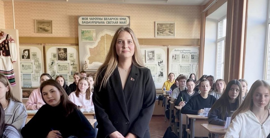 Повышение налоговой грамотности: встреча представителя ИМНС по Новогрудскому району со студентами