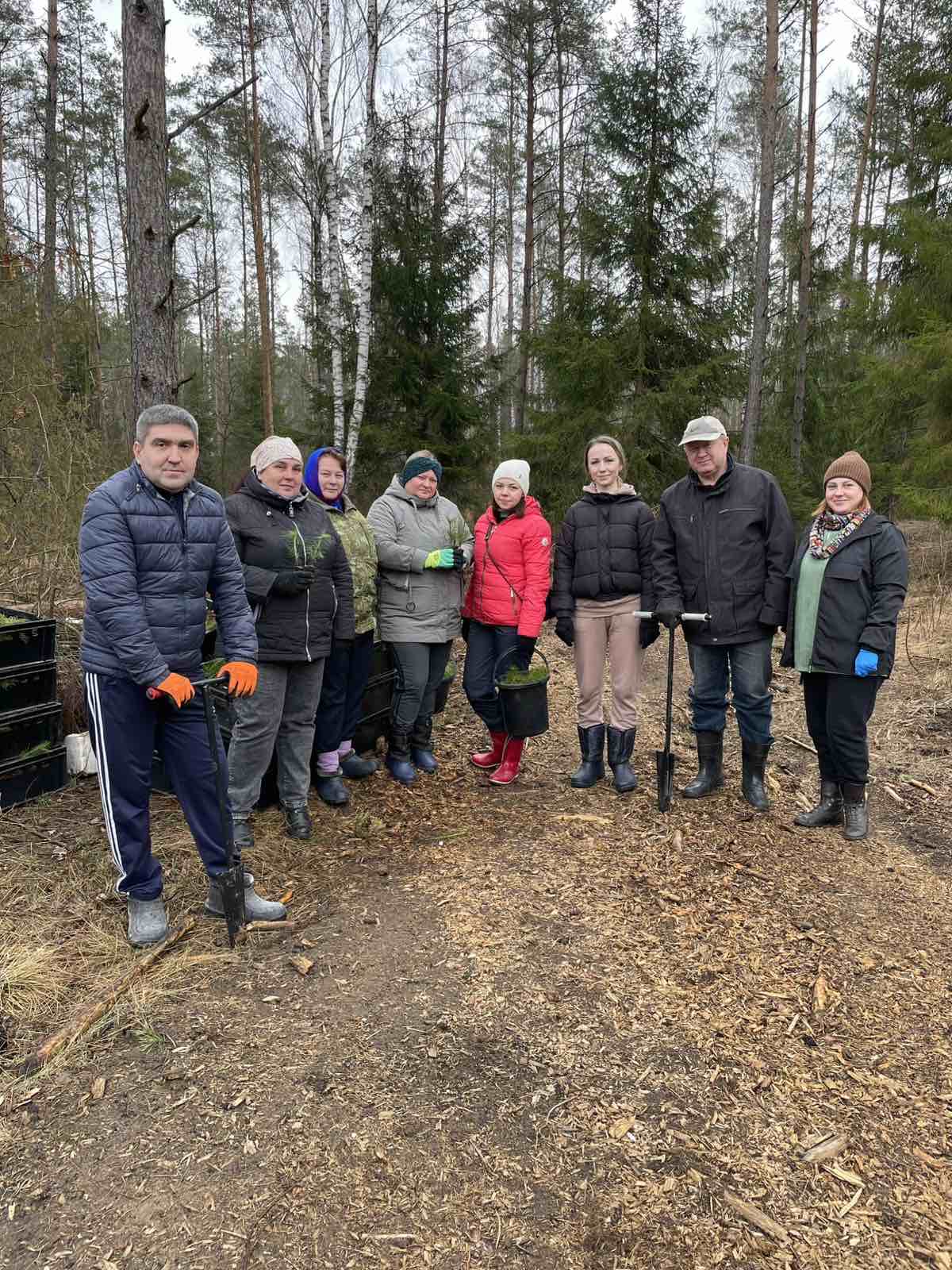 Инспекция МНС по Дзержинскому району приняла участие в акции «Дай лесу новае жыццё!»