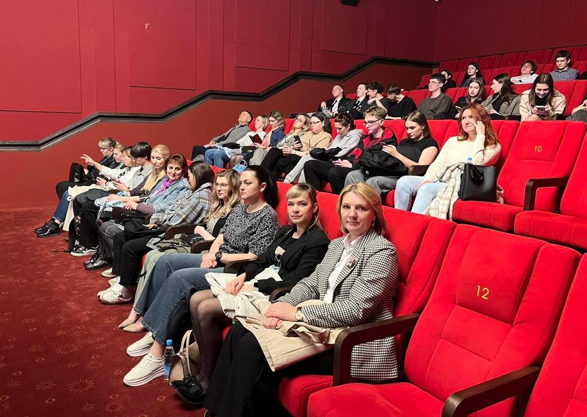 Работники РУП «Информационно-издательский центр по налогам и сборам» посетили показ фильмов «Лагеря смерти. Сожженные деревни»