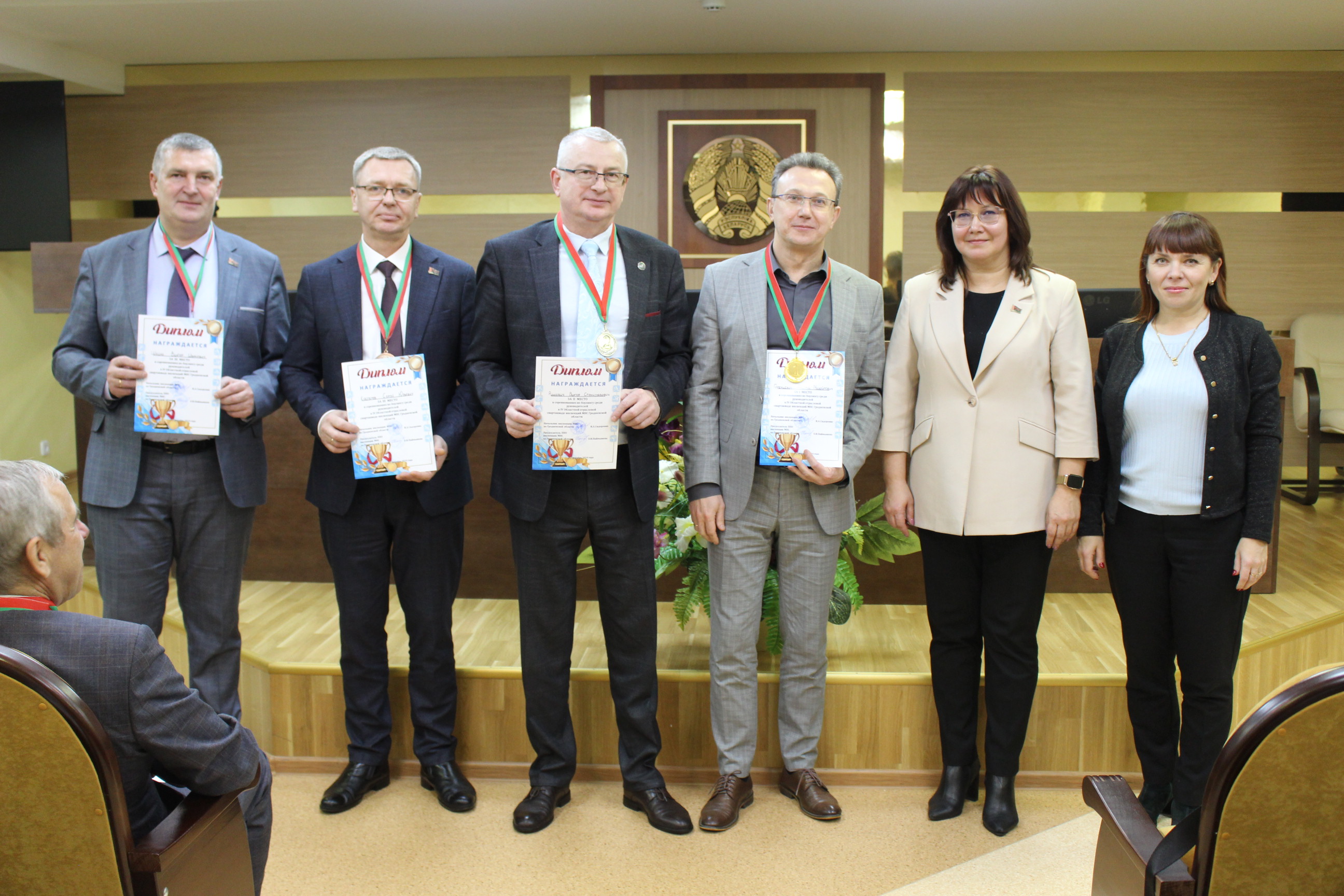 В инспекции МНС по Гродненской области прошли соревнования по шашкам, шахматам и дартсу