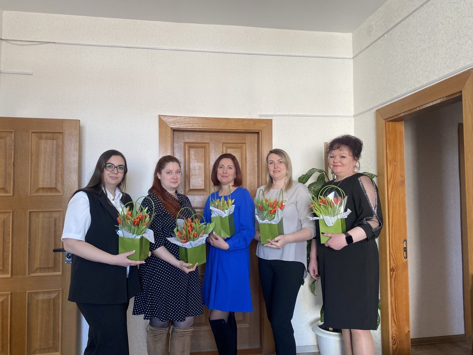 В инспекции МНС по Калинковичскому району поздравили сотрудниц с 8 Марта