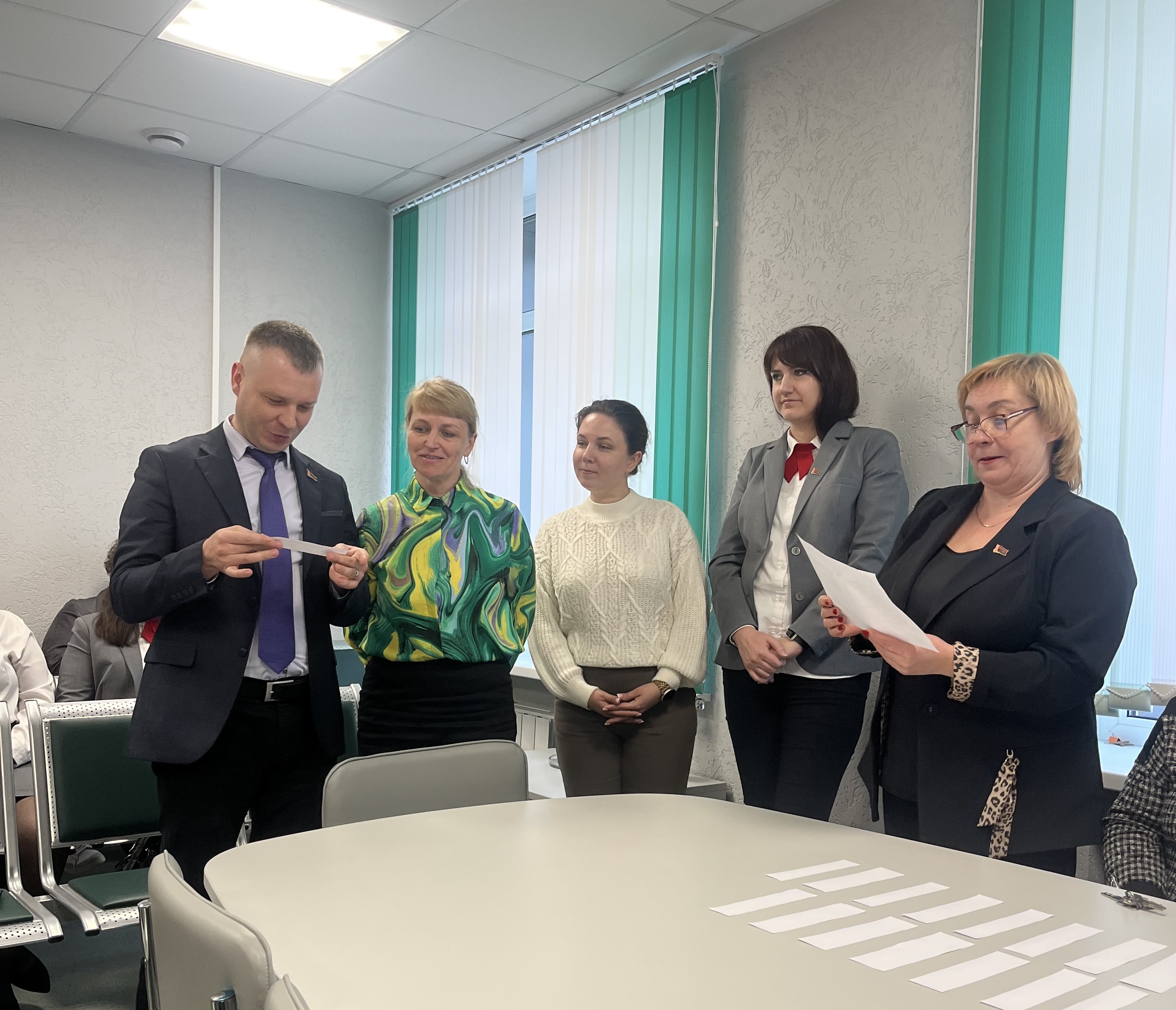 Мир права. Конституция Республики Беларусь!