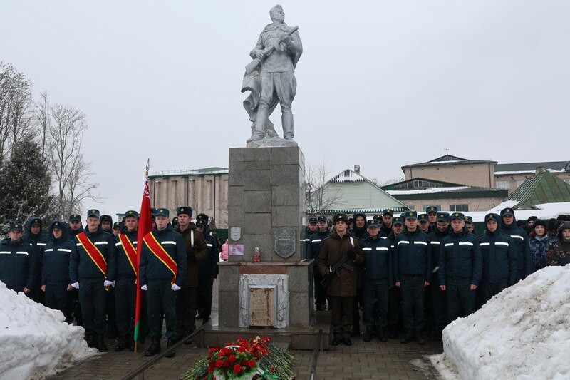 Работники ИМНС по Новогрудскому району приняли участие в митинге