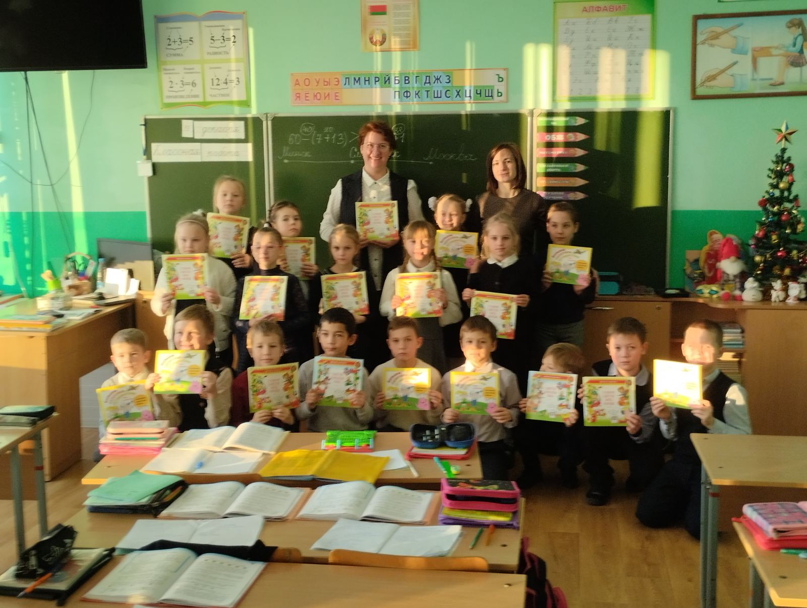 Инспекция МНС по Дзержинскому району приняла участие в акции «Чудеса на Рождество» 