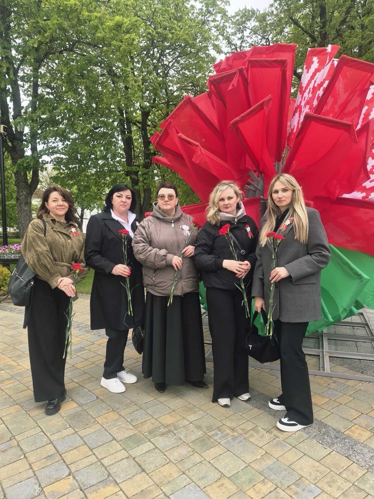 «Вечный огонь нашей памяти»: сотрудники ИМНС по Полоцкому району почтили подвиг героев