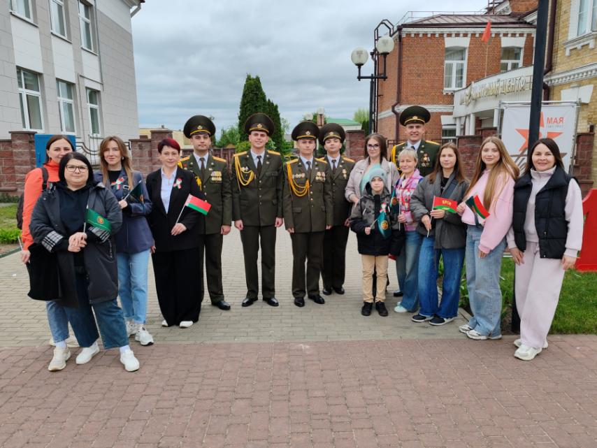 IMG-f26858dff8626705a4f3fe062c7d5f6c-V.jpg