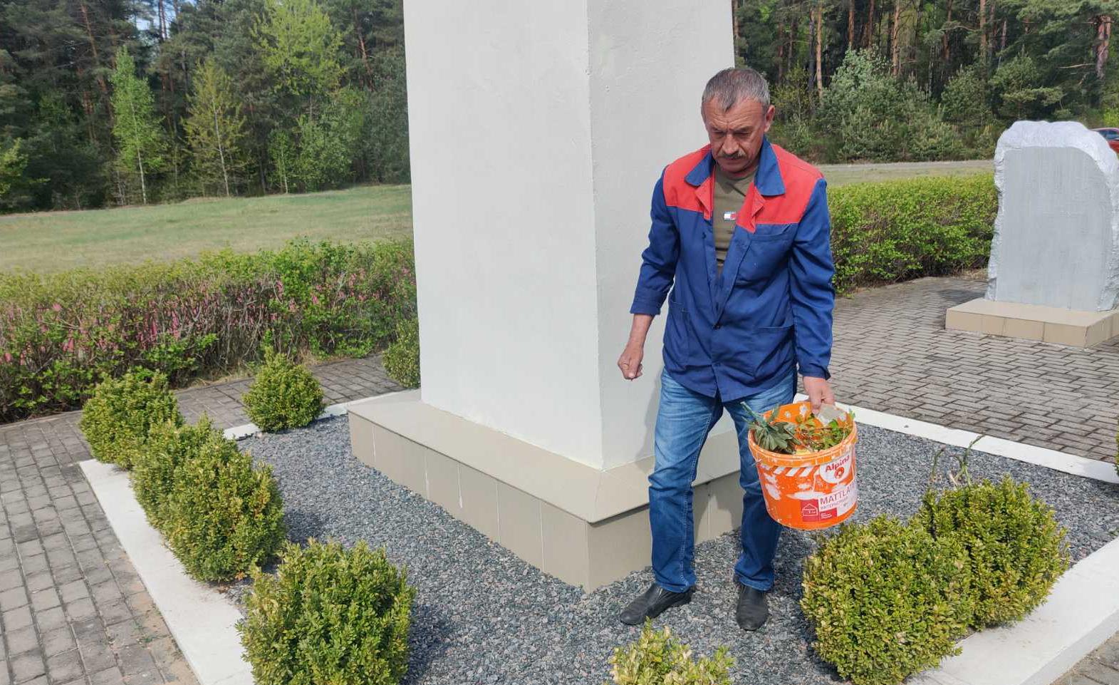 Работники инспекции МНС по Слонимскому району приняли участие в акции по наведению порядка 