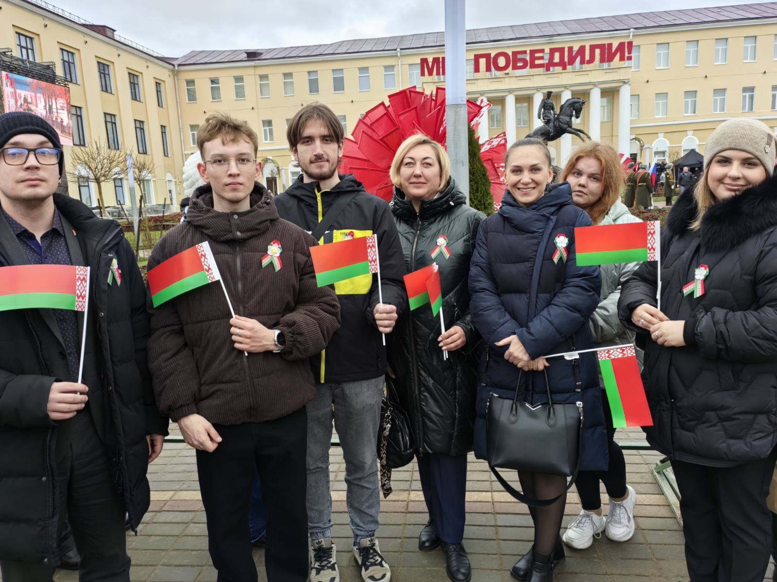 молодежь.JPG