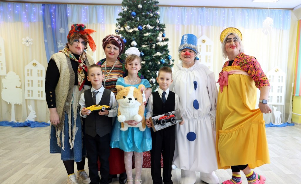 Участие работников ИМНС по Новогрудскому району в новогодней благотворительной акции «Наши дети»