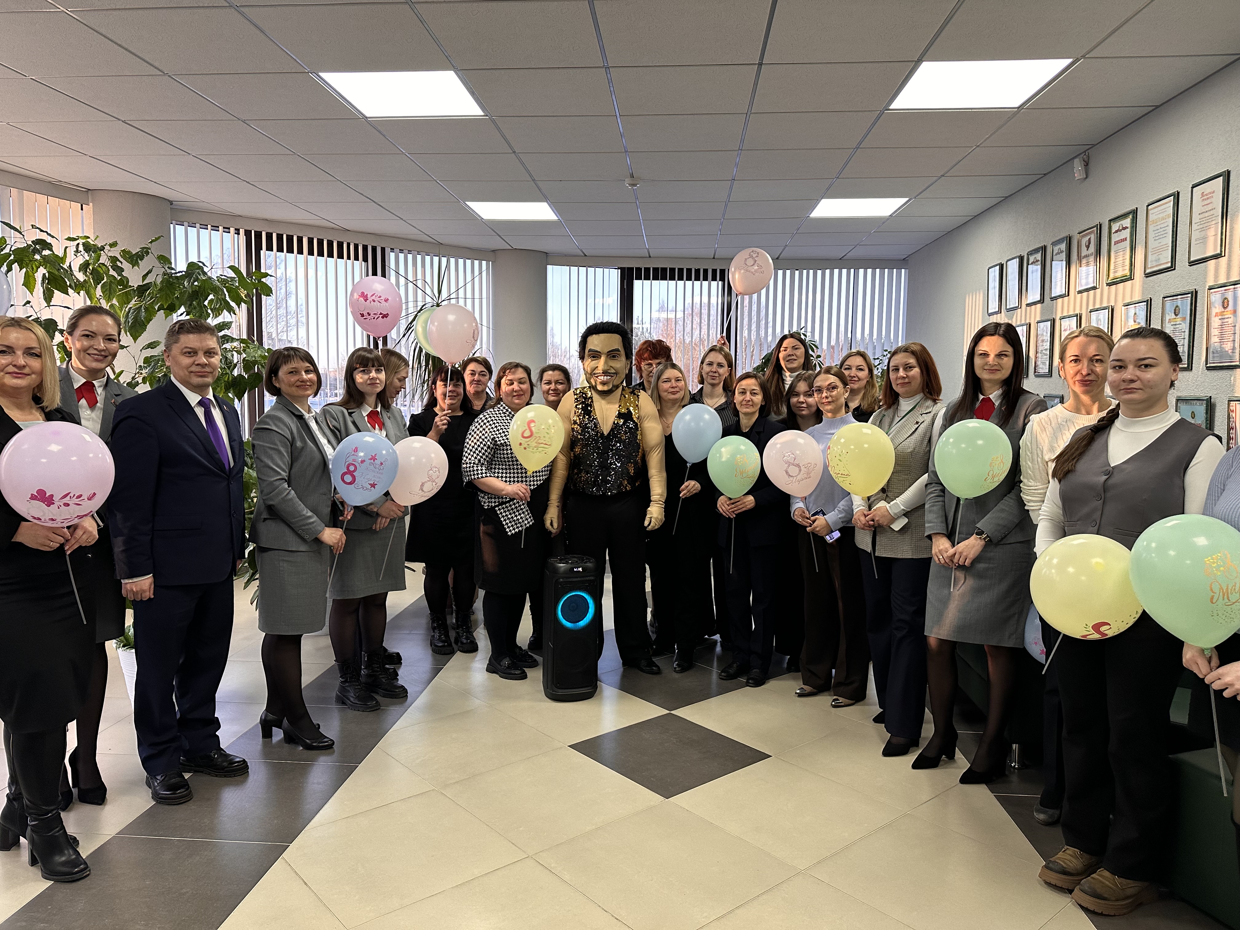 В инспекции МНС по Осиповичскому району поздравили женщин с Международным женским днём