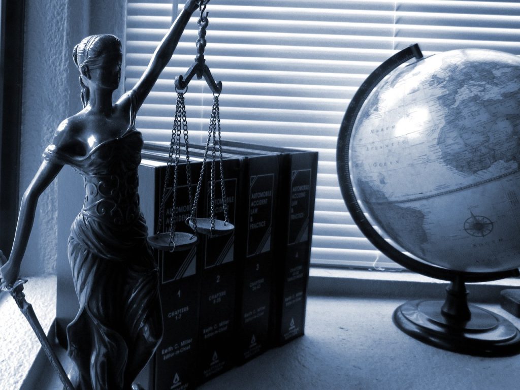 lady-justice-2388500_1280-1024x768-1.jpg