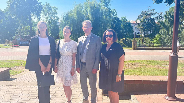 Члены БРСМ и профсоюза ИМНС по Октябрьскому району Гродно почтили память освободителей