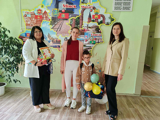 С заботой о будущем: коллектив ИМНС по Речицкому району принял участие в акции «соберем портфель вместе»