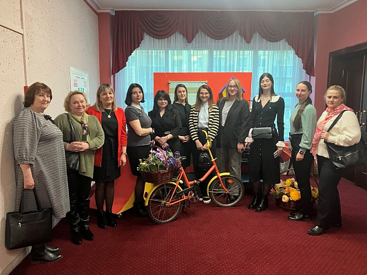 Посещение премьеры новой драматической комедии «Божьи одуванчики»