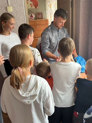 Счастливые улыбки детей – лучшее вознаграждение: акция «В школу с Добрым Сердцем» в Центральном районе Минска